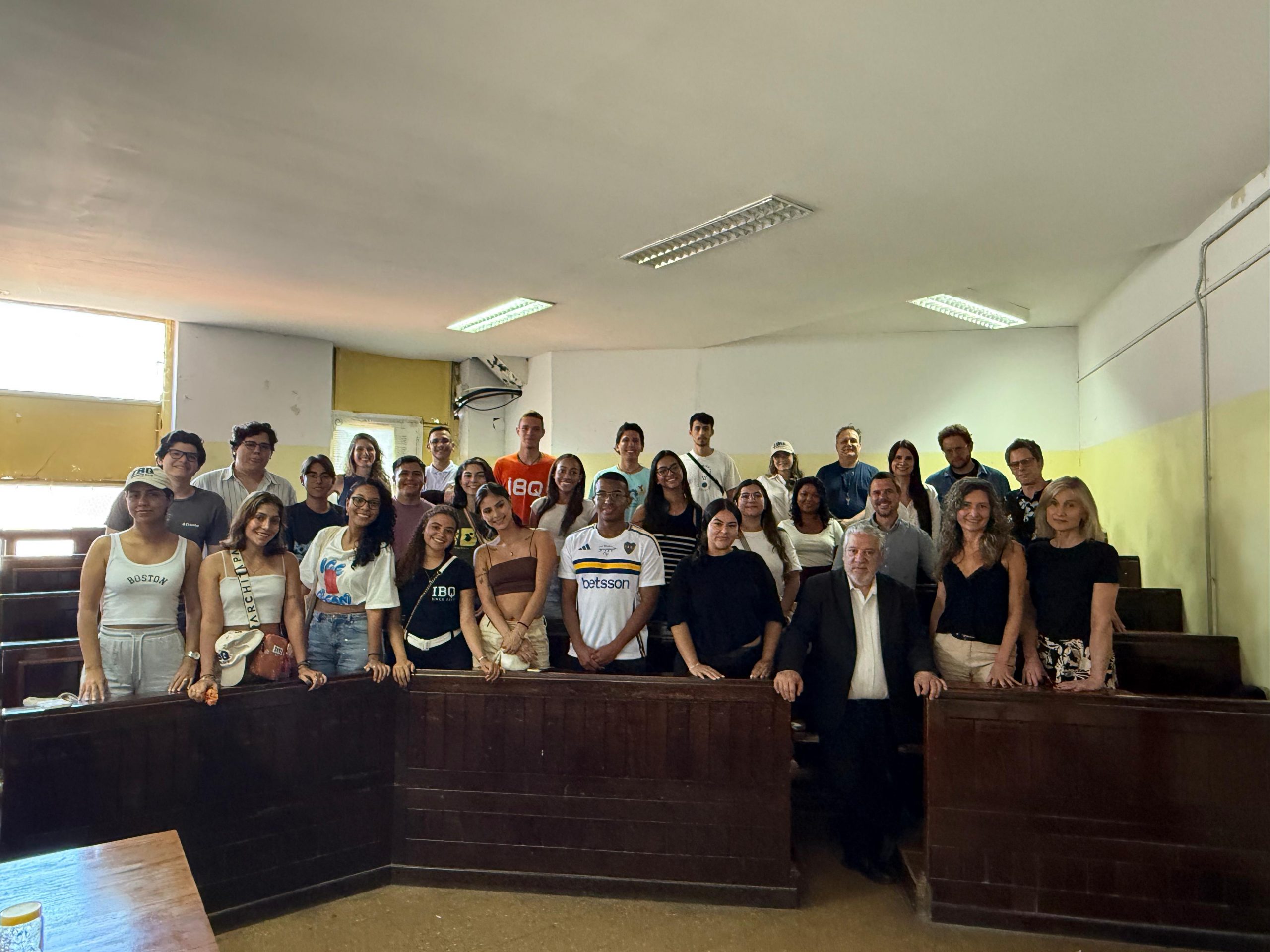 Visita internacional de estudiantes de la Universidad Icesi al In